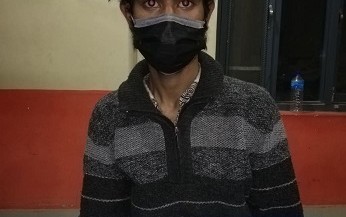 पर्सा प्रहरीद्धारा मगर हथियार सहित प्रकाउ